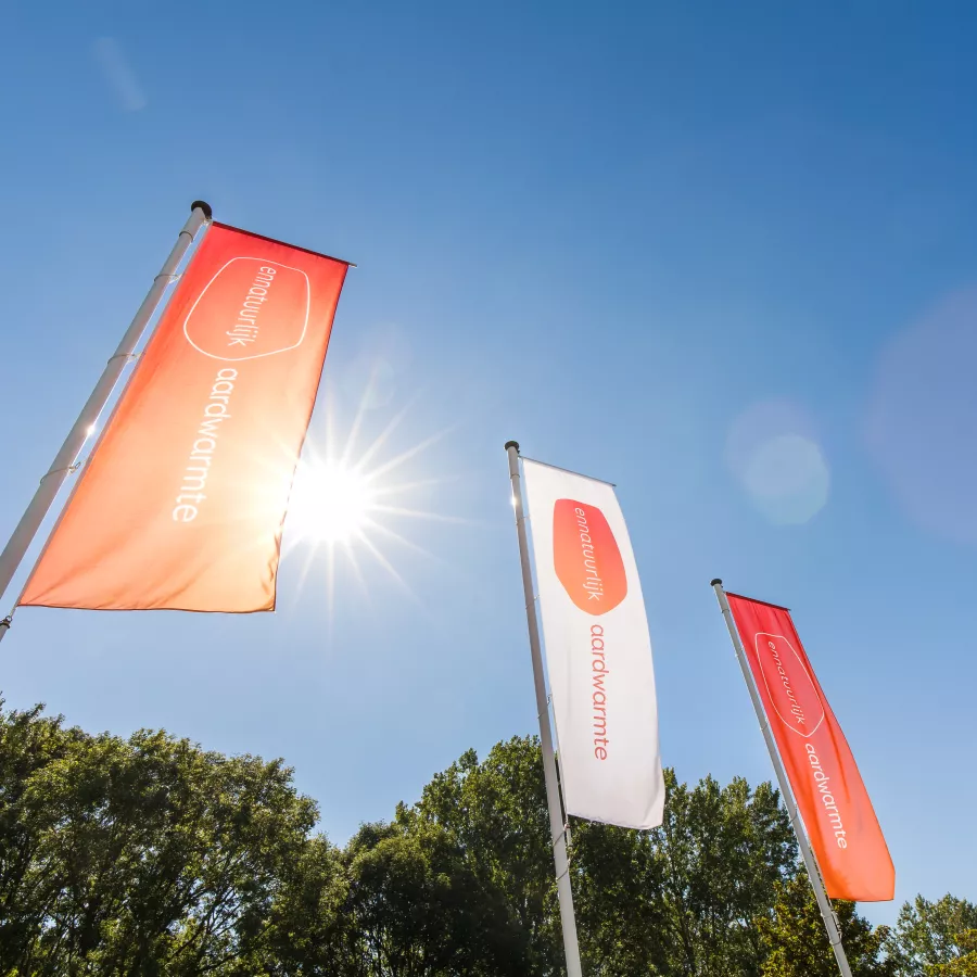 Vlaggen ennatuurlijk aardwarmte